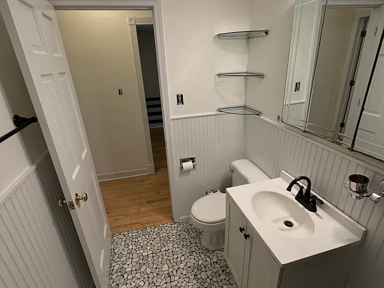 547 W Surf St #B — Photo 13