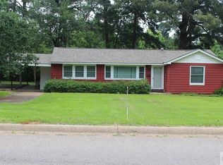 402 W 16th St, Hope, AR 71801
