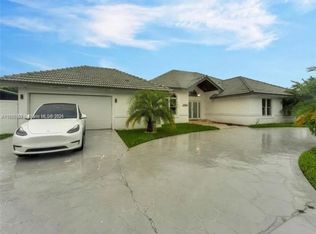 19905 SW 135th Ave, Miami, FL 33177