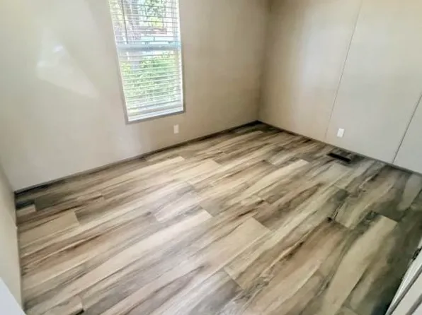116 Lucy Ln, Raeford, NC 28376