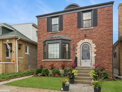 4851 W Carmen Ave, Chicago, IL, 60630