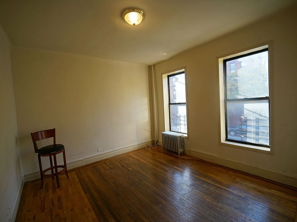 2nd image of 650 Melrose Ave APT 1A