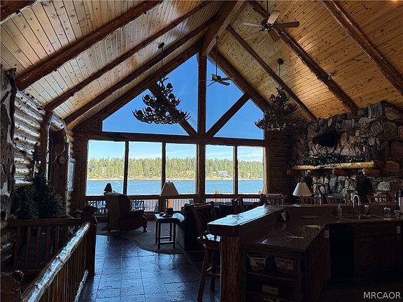 4th image of 671 Cove Dr