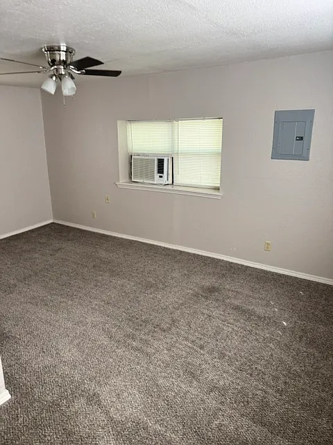 Apt A — Photo 2