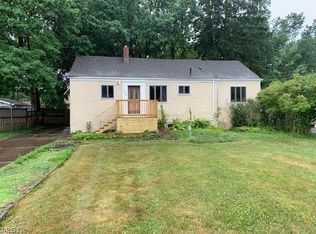 25669 W Hedgewood Dr, Westlake, OH