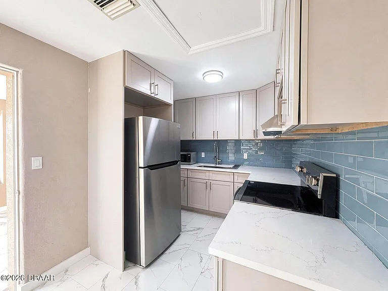 3 River Dr — Photo 3