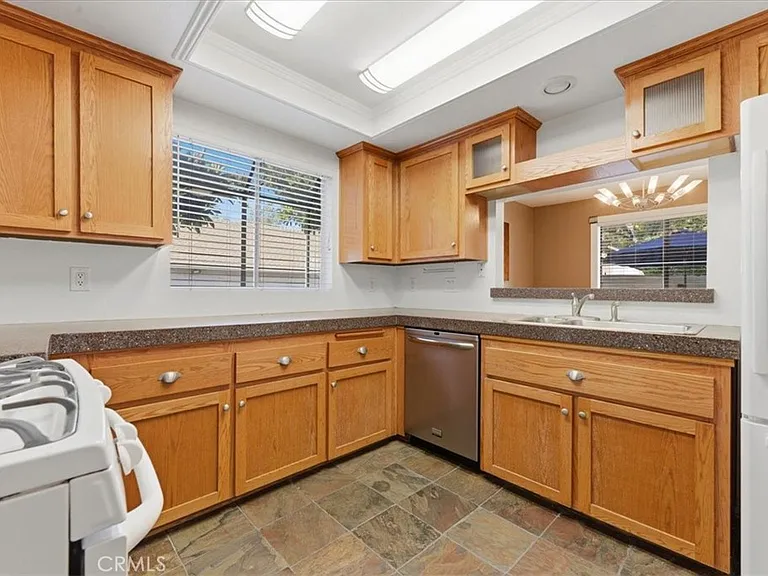 539 Wayland Ct — Photo 11