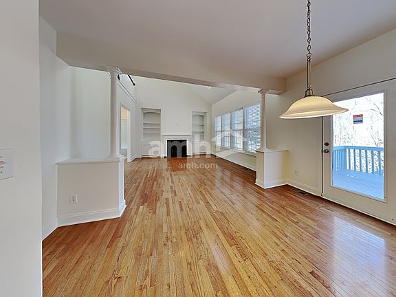 4th image of 209 Boswell Ln