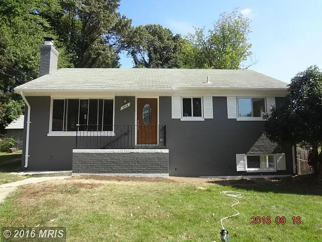 6918 Kipling Pkwy photo 1