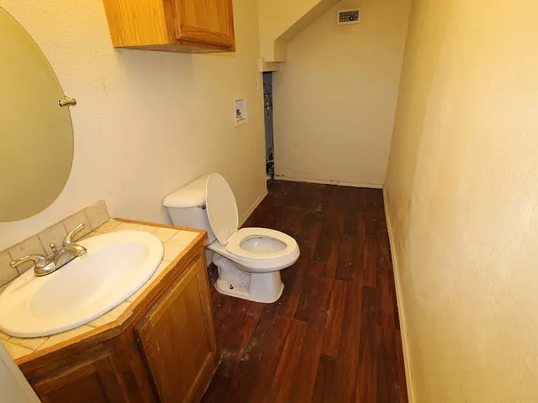 1205 S Dunlap — Photo 8