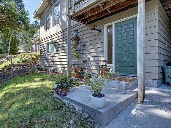 3rd image of 1175 Marine Dr