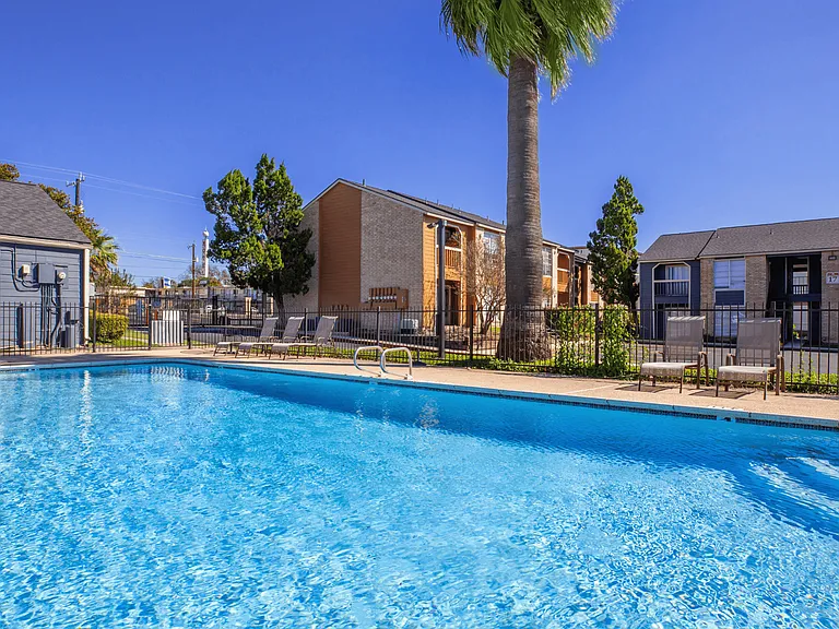 Fredericksburg Place Apartments — Photo 11