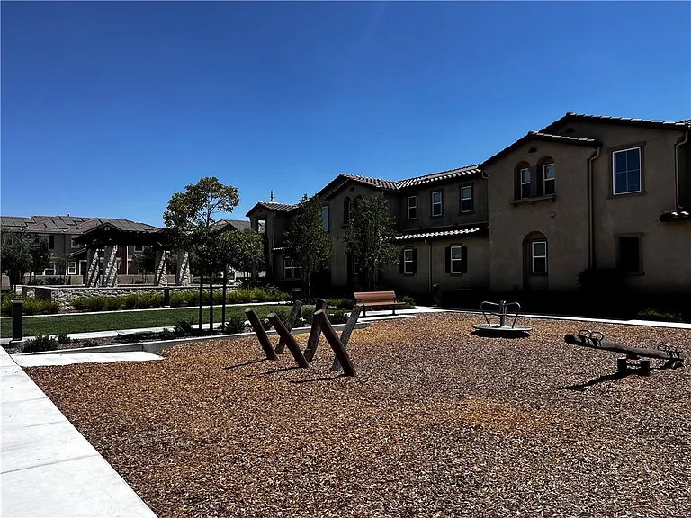 3905 E Coronado Privado — Photo 8