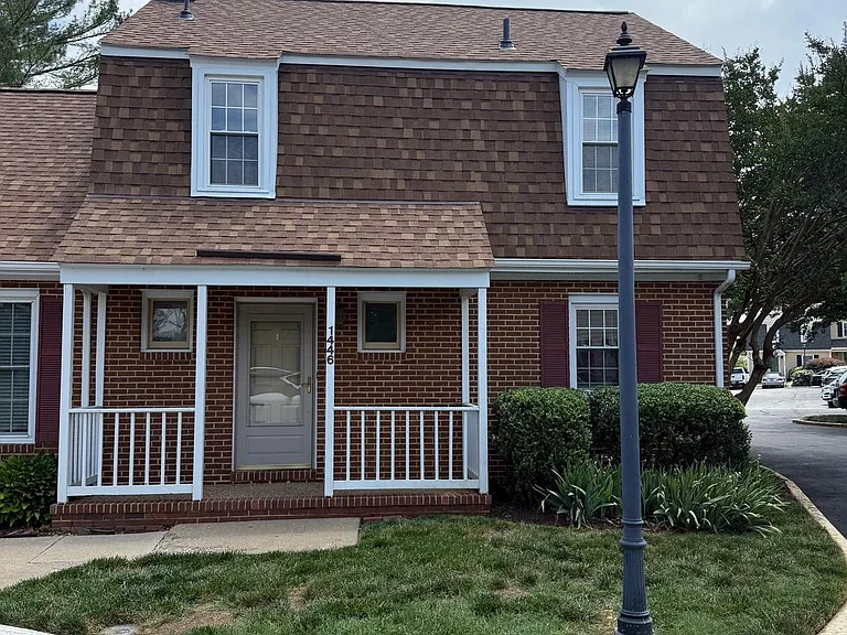 1446 Kenmore Ave — Photo 2