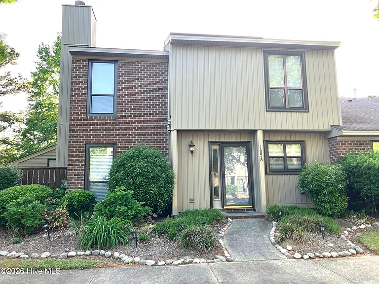 105 Sunshine Ln #A — Photo 1