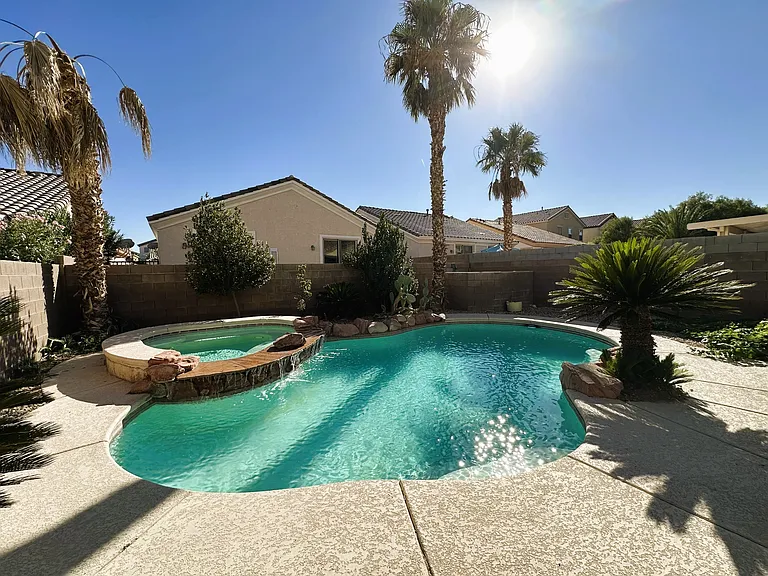 273 Rolling Springs Dr — Photo 8