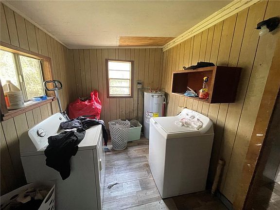 4th image of 3202 Lott Rd