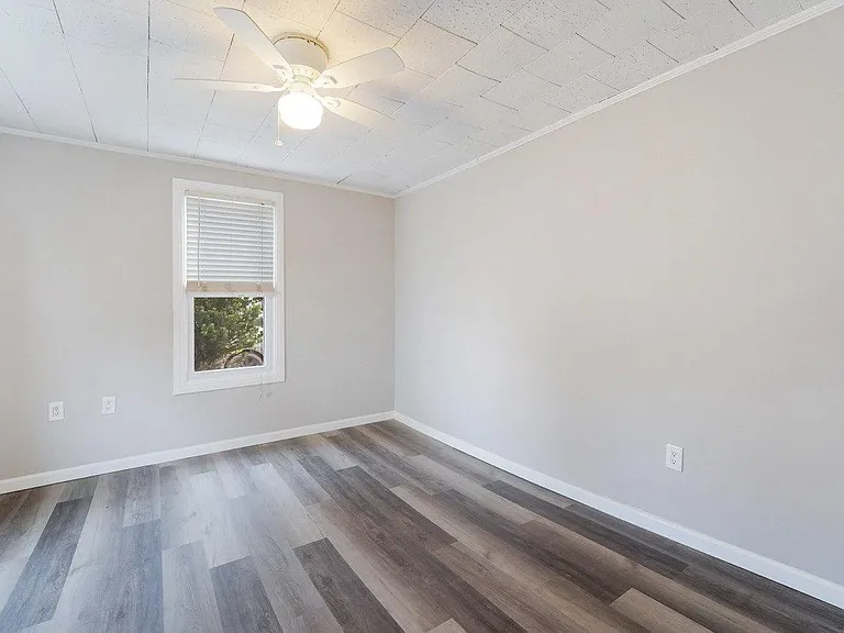 27 Water St #B — Photo 1