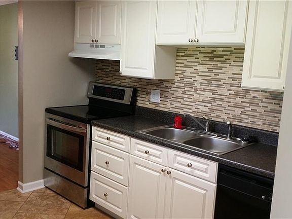 4th image of 122 Loblolly Ct APT E