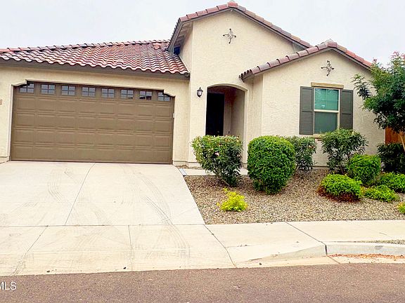 3rd image of 1533 W CARMEN Street