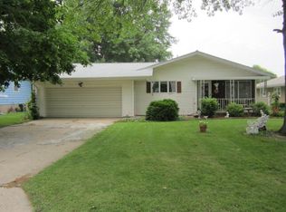1101 Pine St, Mediapolis, IA 52637