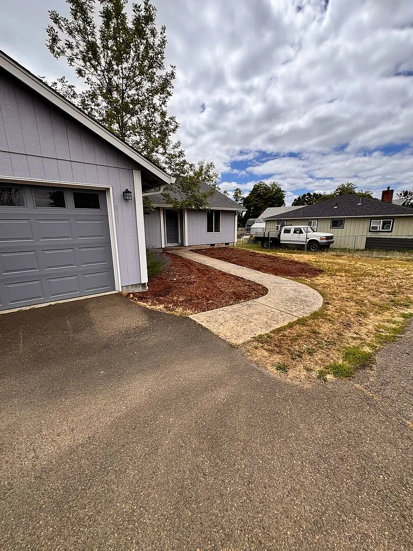 Newton Creek 3 bedroom 2 bath home — Photo 2