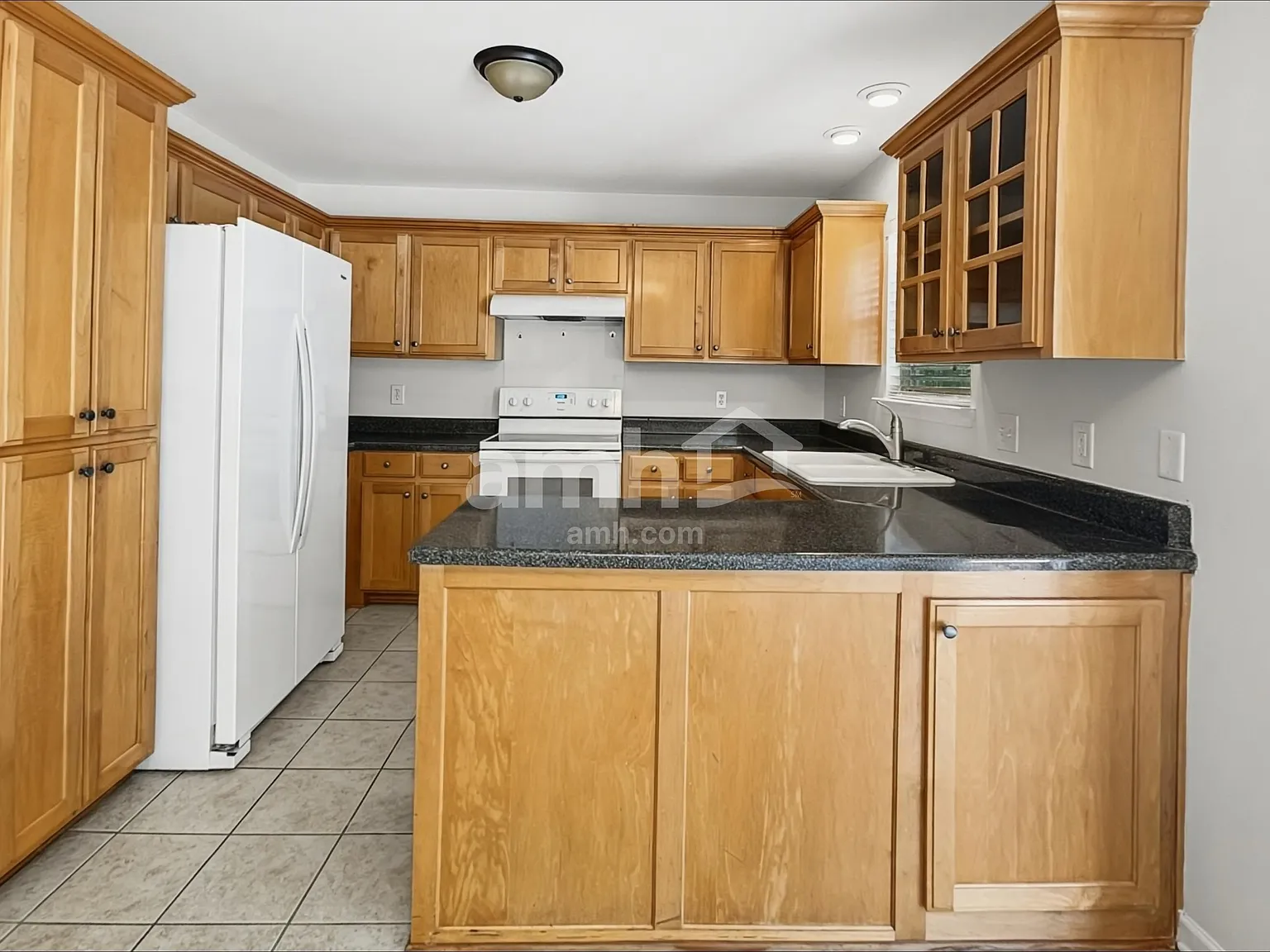 3 bed, 2.5 bath, 2218 sqft, $2,470 — Photo 4