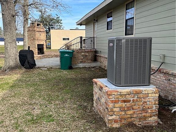 3rd image of 4235 Pine Shadows Ln