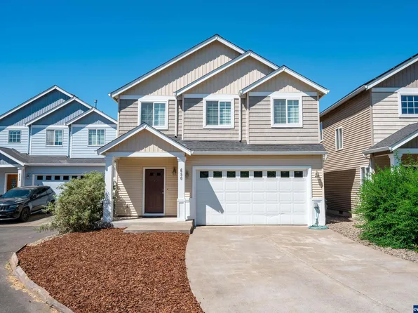 650 Jasmine Cir, Independence, OR 97351