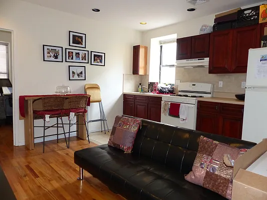 Rented by Immac Realty | media 11