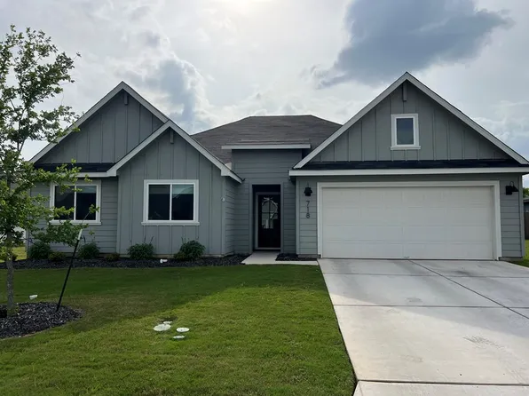718 Tranquility Ln, Fredericksburg, TX 78624