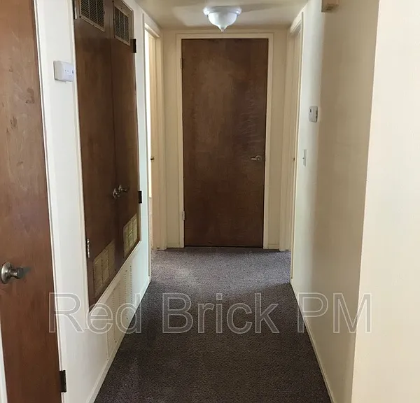 2110 K St #1 — Photo 6