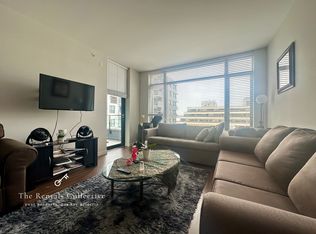 215 W 1st St #303, North Vancouver, BC V7M 1B3