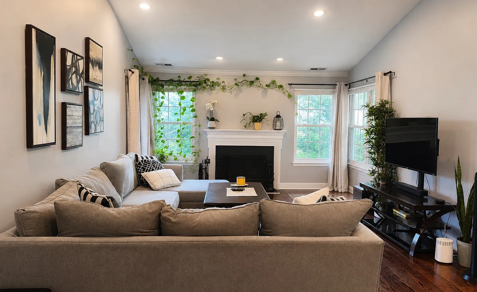 3 bed, 1600 sqft, $3,200 — Photo 3