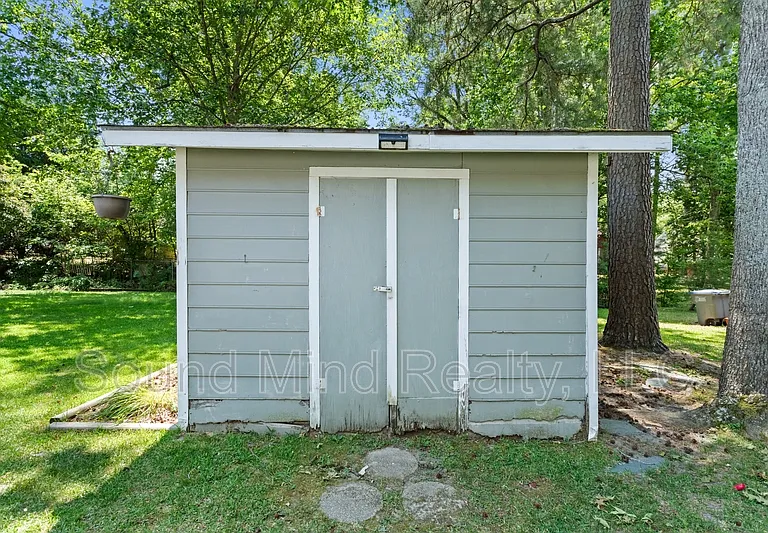 1601 Homestead Rd — Photo 5