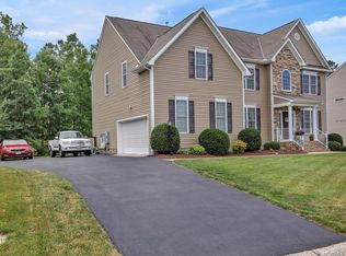 11306 Longtown Dr, Midlothian, VA 23112