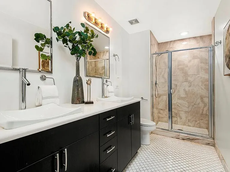 123 S Green St #903B — Photo 12