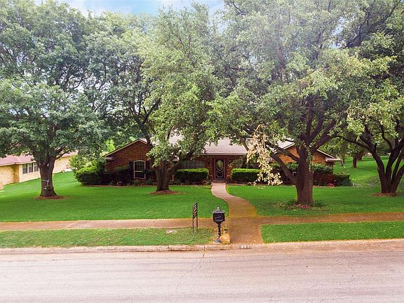 2nd image of 361 Creekwood Dr