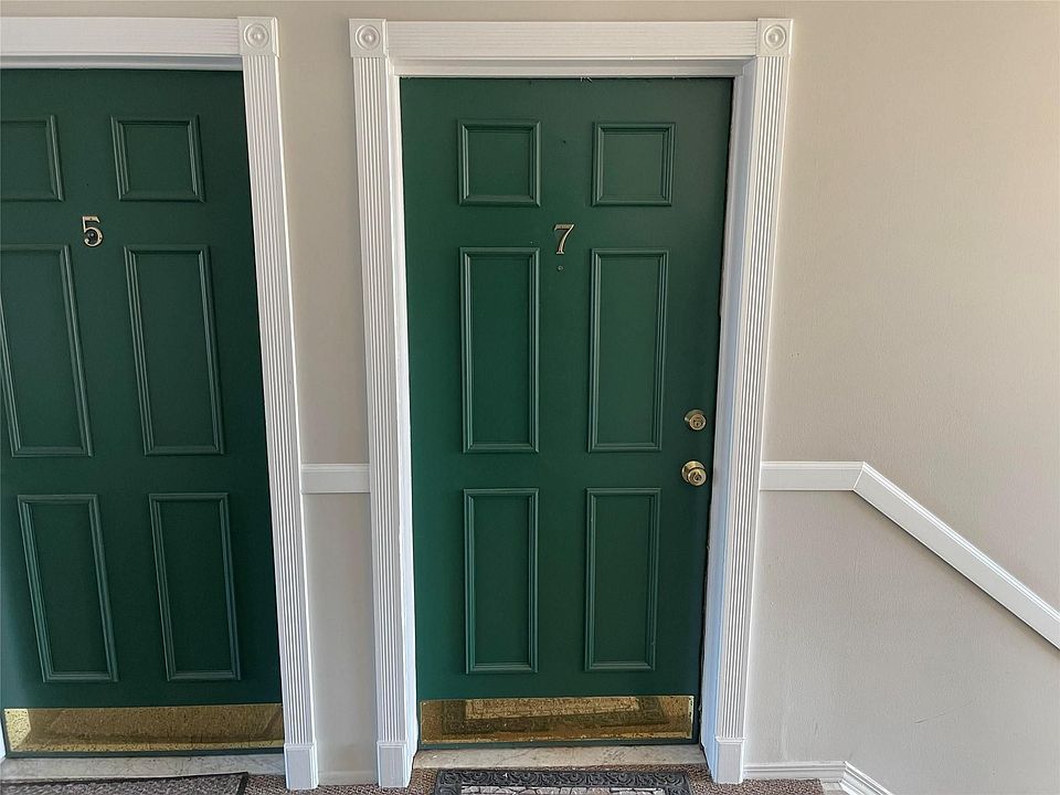1st image of 1880 AXTELL DR APT 7