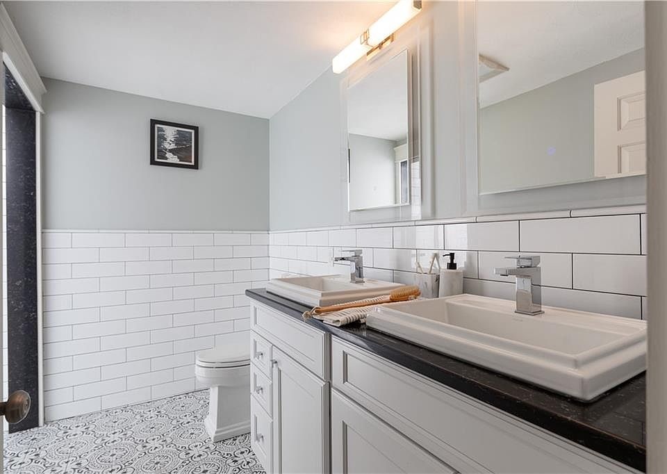 2 Clarkes Village Rd, Jamestown, RI 02835 Zillow