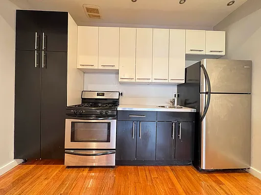 Rented by Rumah Realty Inc | media 9