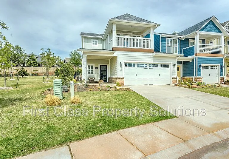 728 Harbor Town Dr — Photo 2