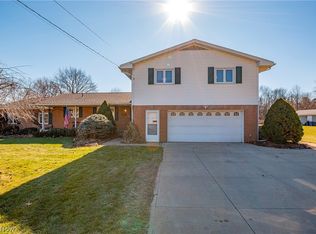 1176 Etter Rd, Mogadore, OH 44260