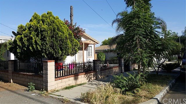 2nd image of 521 S Fern Ave