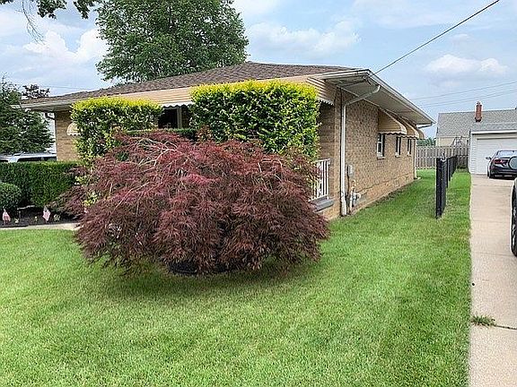 3rd image of 5045 W 5th St