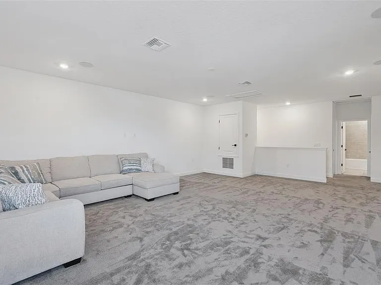 2025 Axel St — Photo 15