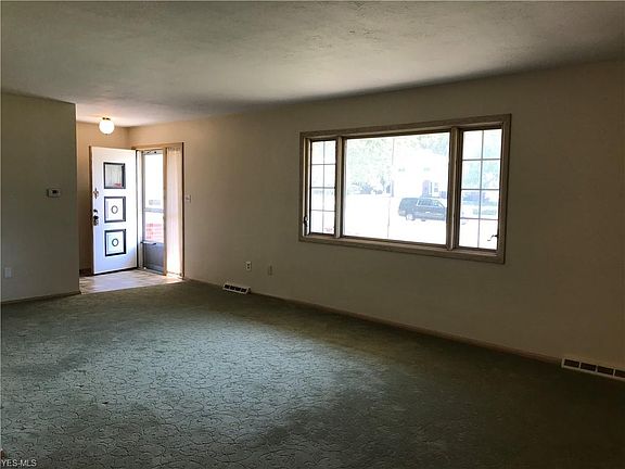 2nd image of 26801 Huckleberry Dr