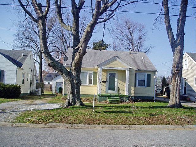 2nd image of 1936 Windsor Ave