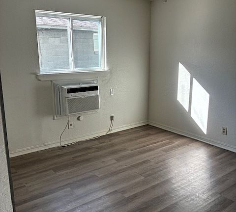 4th image of 5303 E 12th St #20