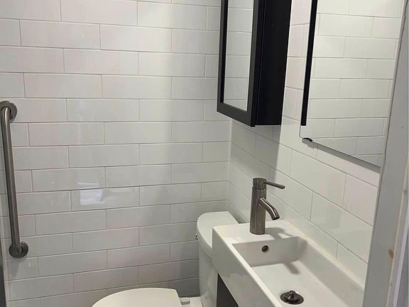 5th image of 337 Whiton St